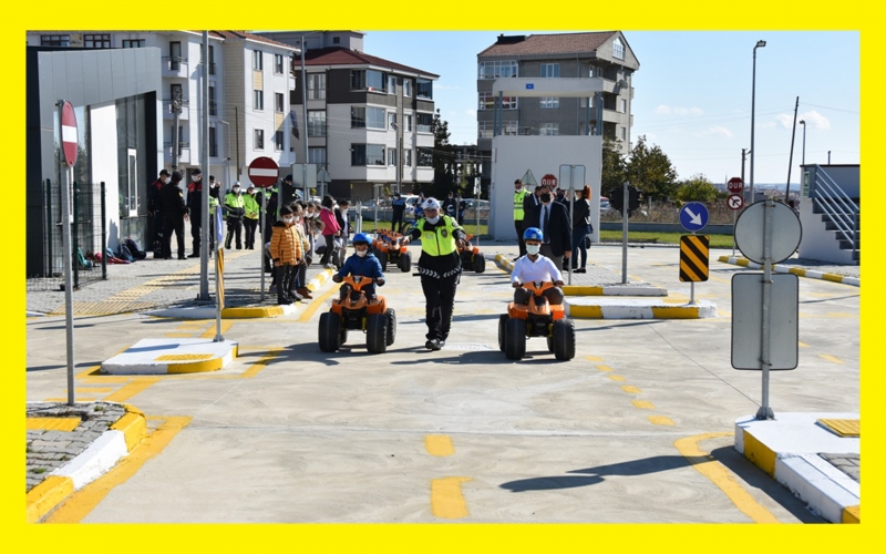 Çorlu'daki Minik Öğrencilere, Trafik Eğitimi Verildi