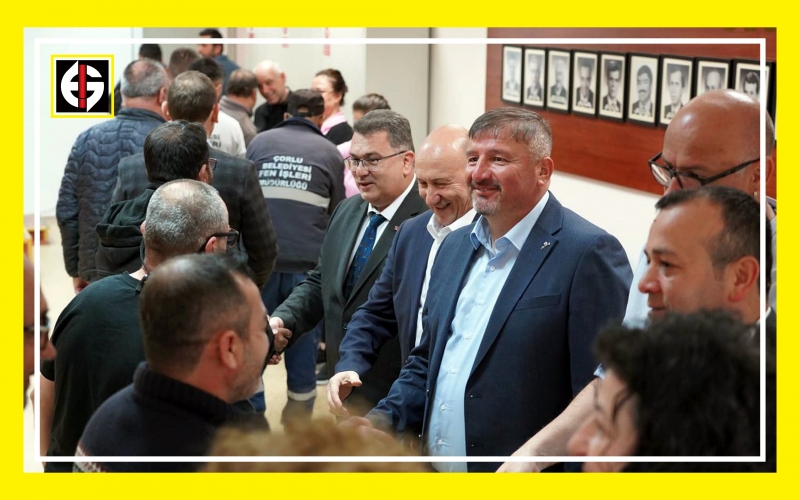 Başkan Sarıkurt ve Meclis Üyeleri, Belediye Personeliyle Bayramlaştı
